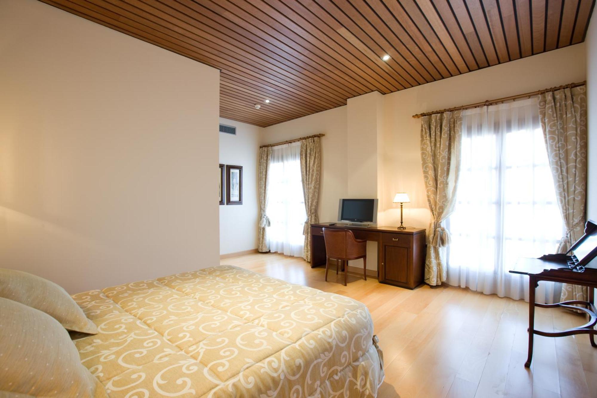 Bodegas Hacienda Albae Guest House Argamasilla de Alba Екстериор снимка