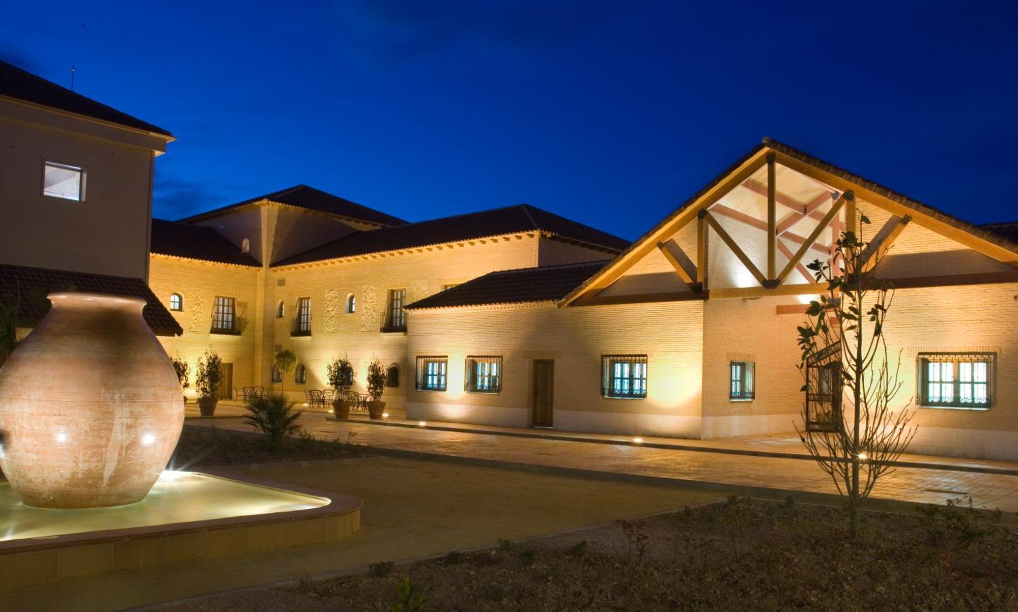 Bodegas Hacienda Albae Guest House Argamasilla de Alba Екстериор снимка