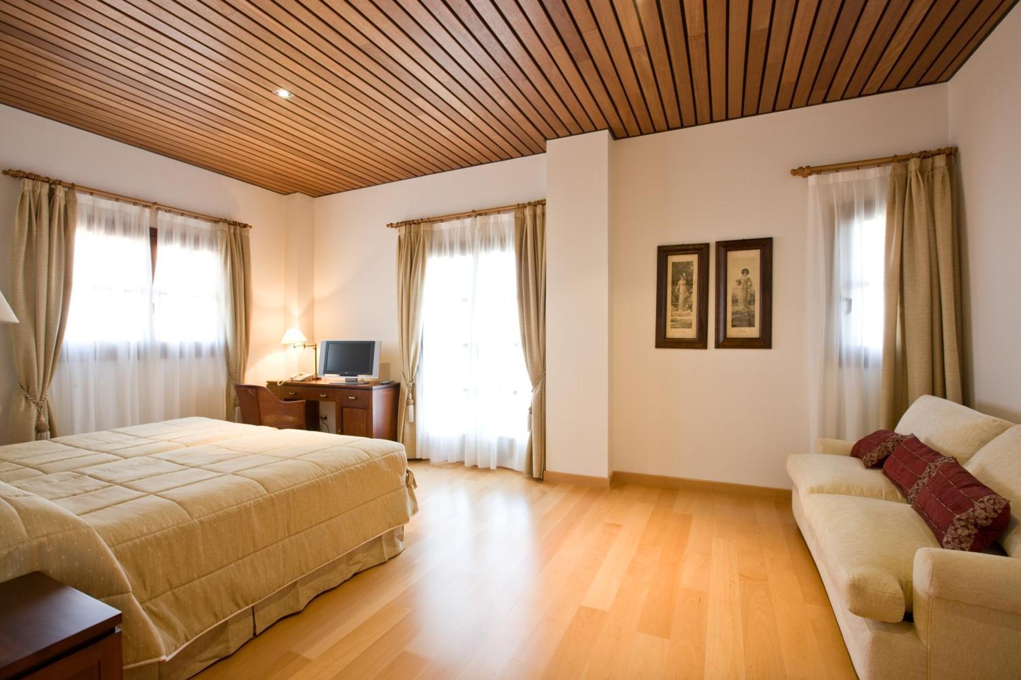 Bodegas Hacienda Albae Guest House Argamasilla de Alba Екстериор снимка