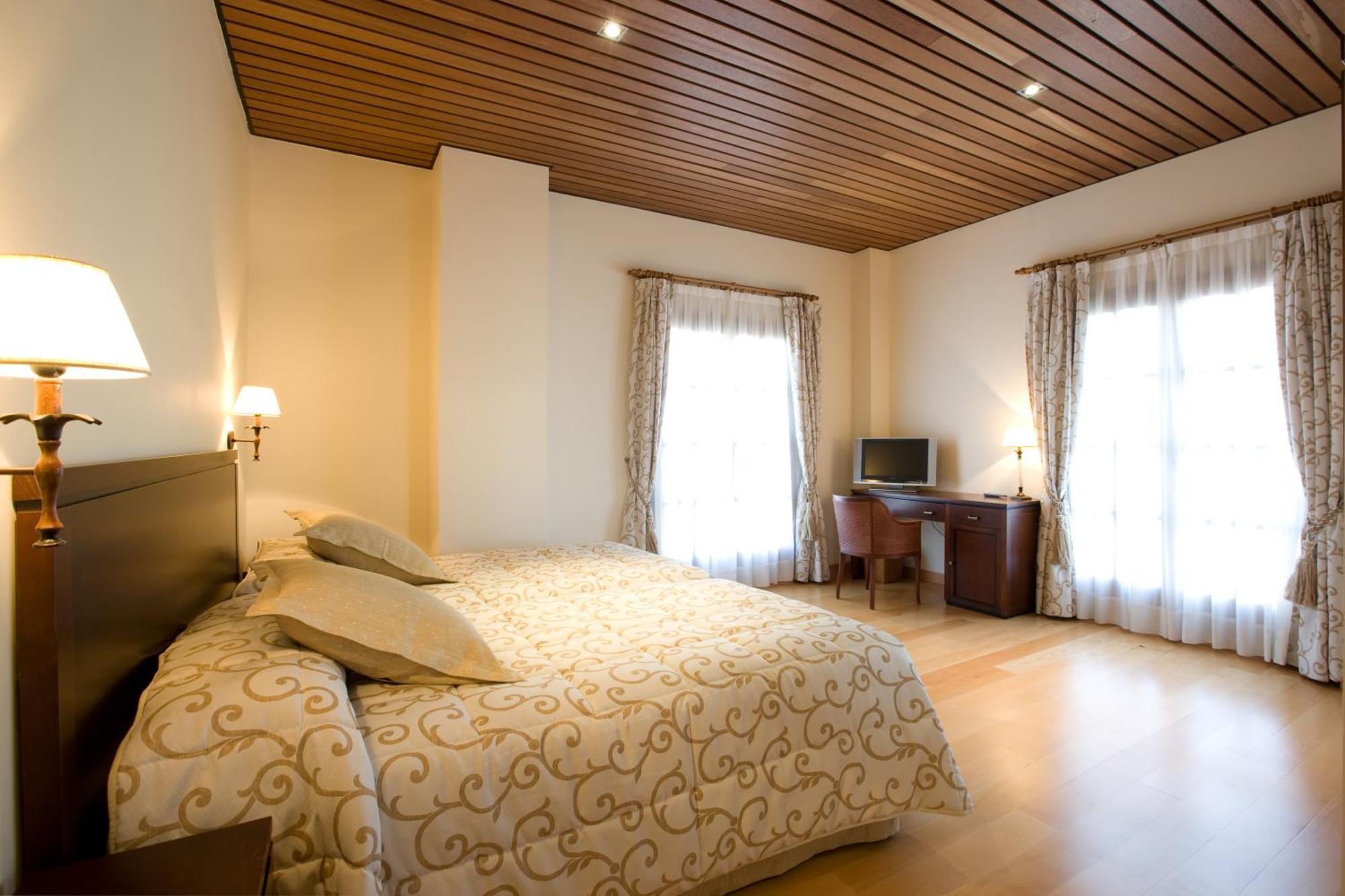 Bodegas Hacienda Albae Guest House Argamasilla de Alba Екстериор снимка