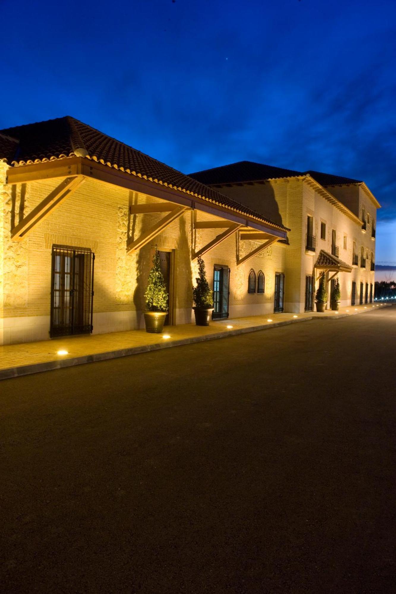Bodegas Hacienda Albae Guest House Argamasilla de Alba Екстериор снимка