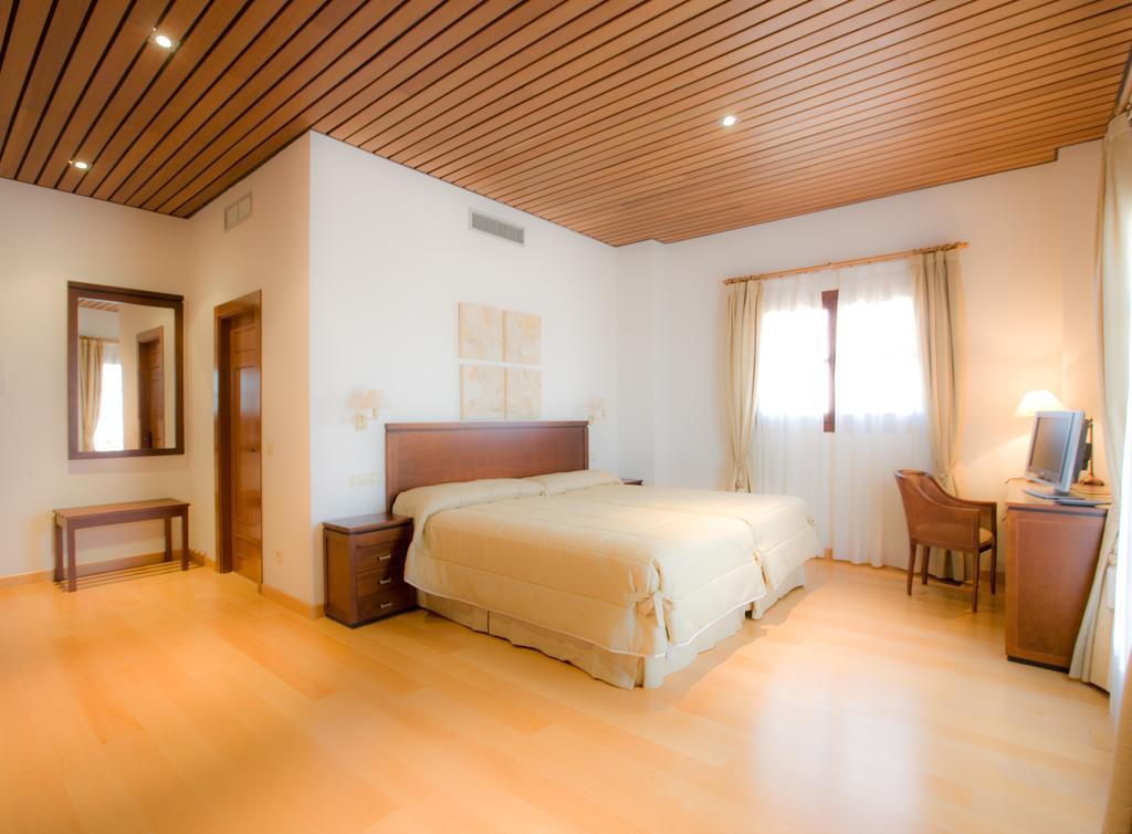 Bodegas Hacienda Albae Guest House Argamasilla de Alba Екстериор снимка